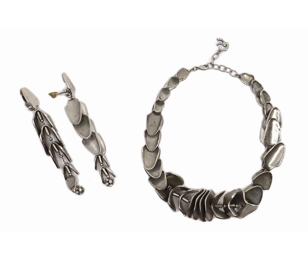 Vtg Christian Lacroix Silver-Tone Articulated Petal Statement Necklace Earrings